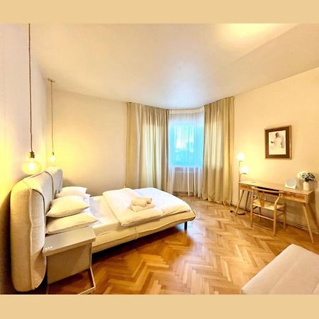 City Center Unirii Square Private Rooms With City View - Shared Amenities Bükreş Dış mekan fotoğraf