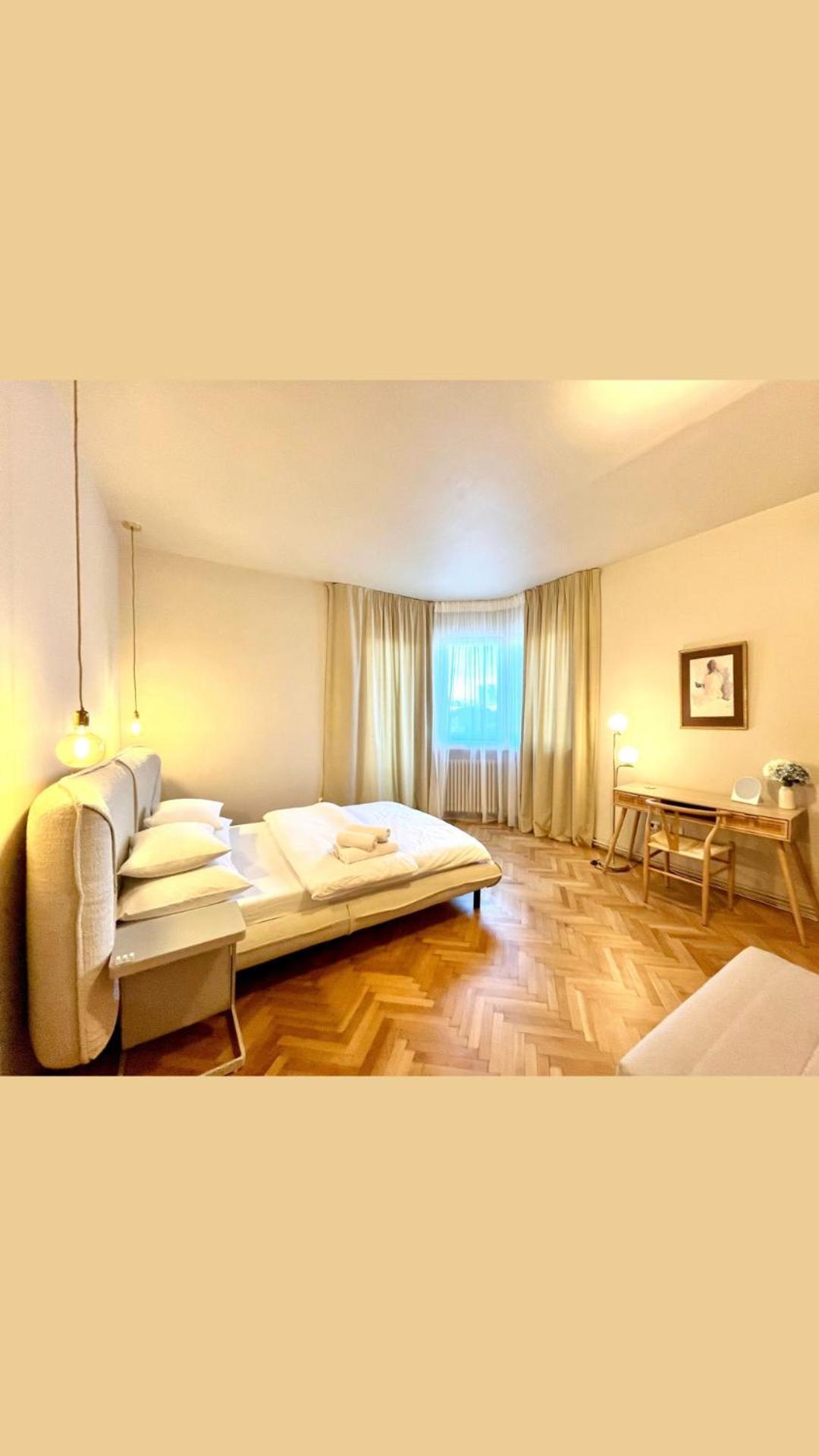 City Center Unirii Square Private Rooms With City View - Shared Amenities Bükreş Dış mekan fotoğraf